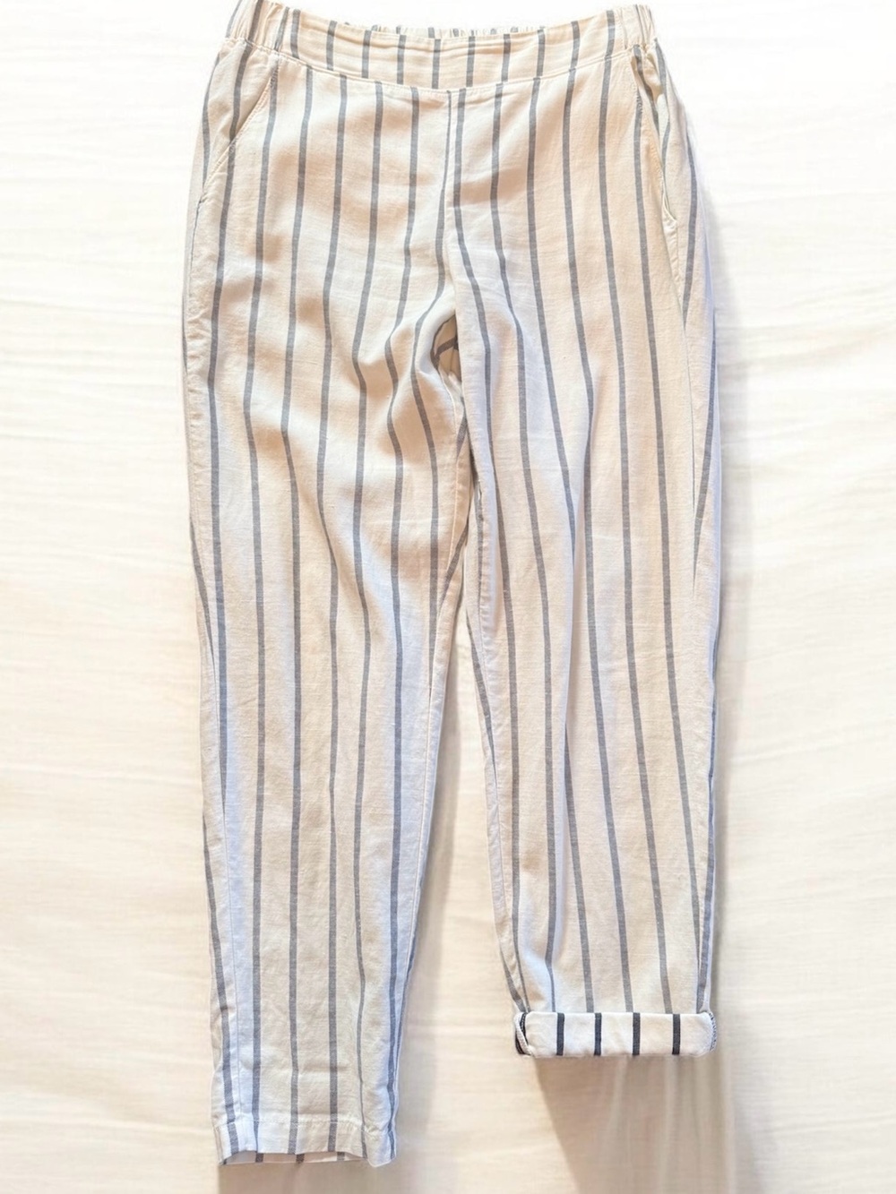 Splendid White Pants with Thin Gray Vertical Stripes